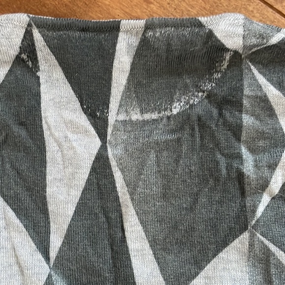 Emporio Armani L 100% Virgin Wool  sweater - Picture 8 of 8